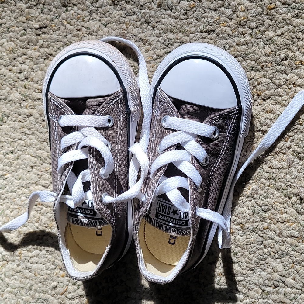 Low top gray canvas Converse sneakers Toddler size 8